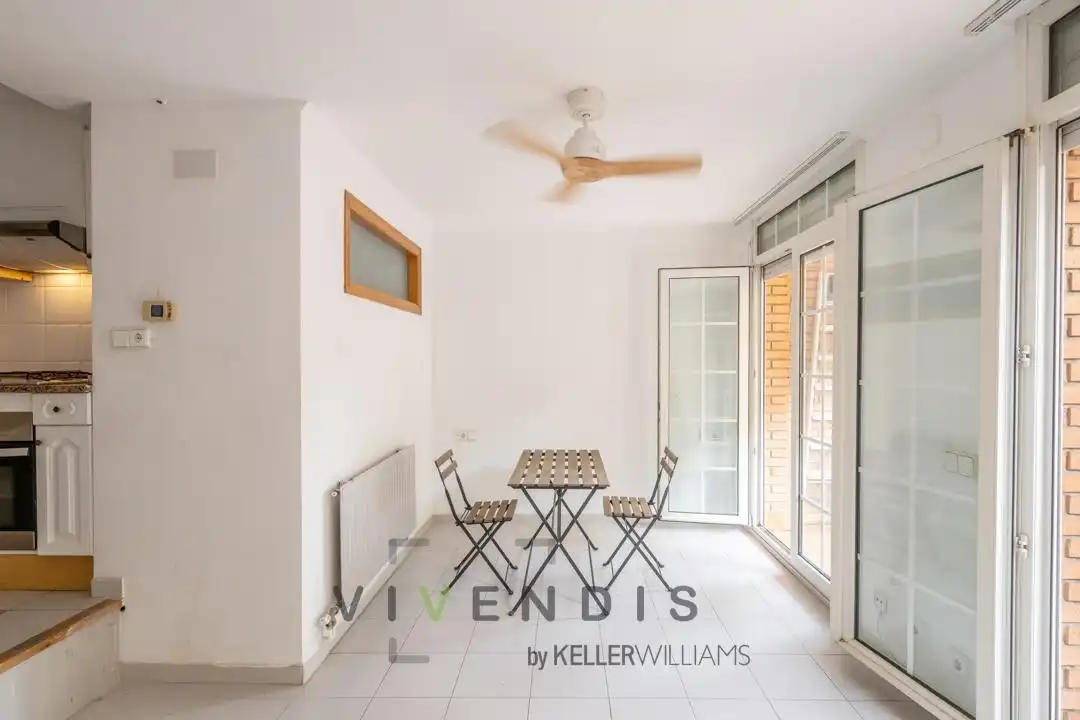 Vista exterior de Piso en venta en Sant Andreu de la Barca, Barcelona