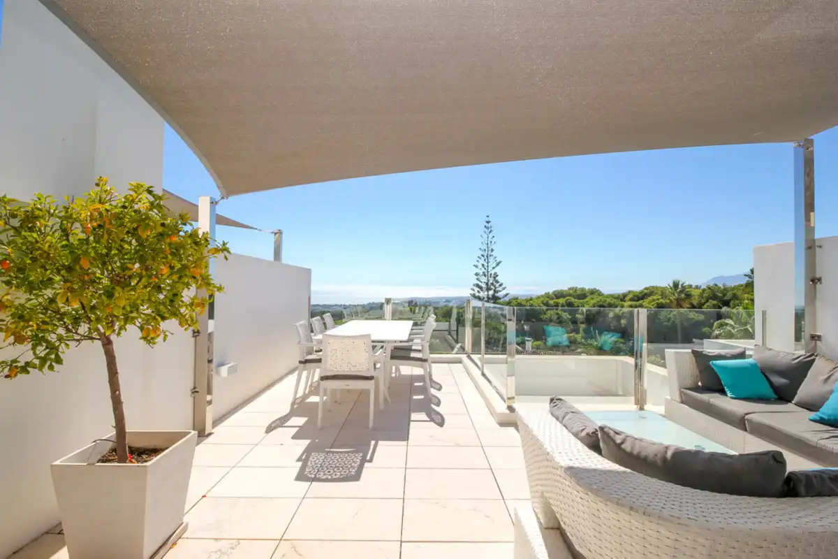 Terrassa de Casa adosada de lloguer en Marbella amb Aire condicionat, Terrassa i Piscina