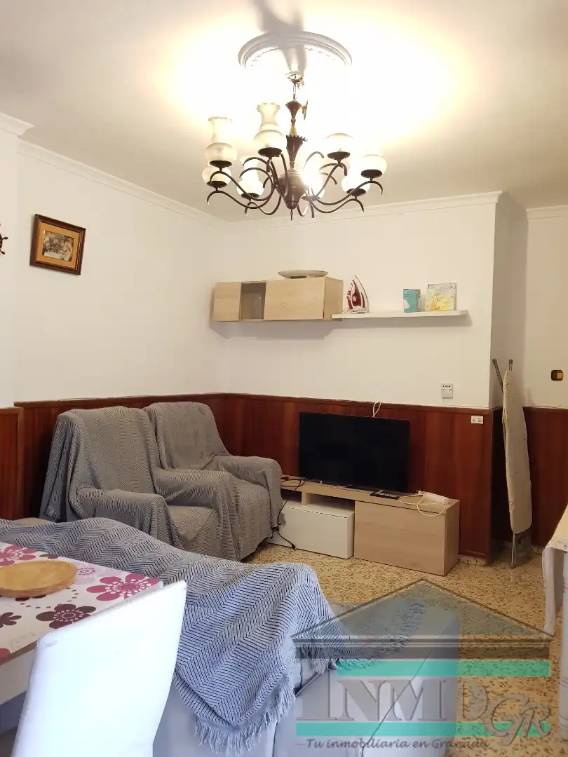 Living room of Flat for share in Granada  with Heating, Furnished and Balcony