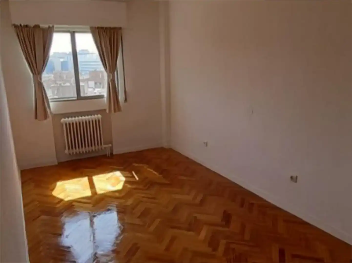 Schlafzimmer von Wohnung zur Miete in  Madrid Capital