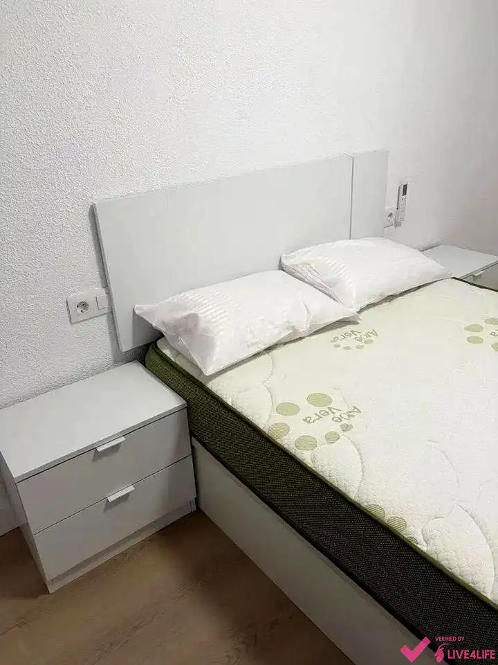 Schlafzimmer von Wohnung zur Miete in Valencia mit Klimaanlage, Terrasse und Möbliert