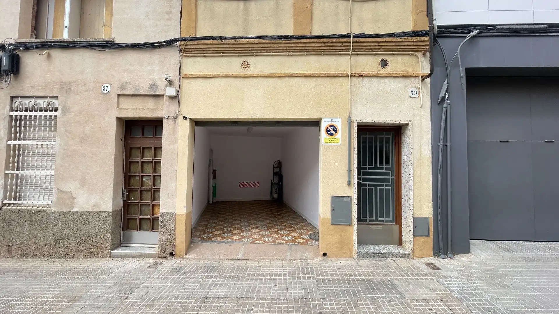 Aparcament de Casa o xalet en venda en Terrassa amb Aire condicionat, Calefacció i Jardí privat