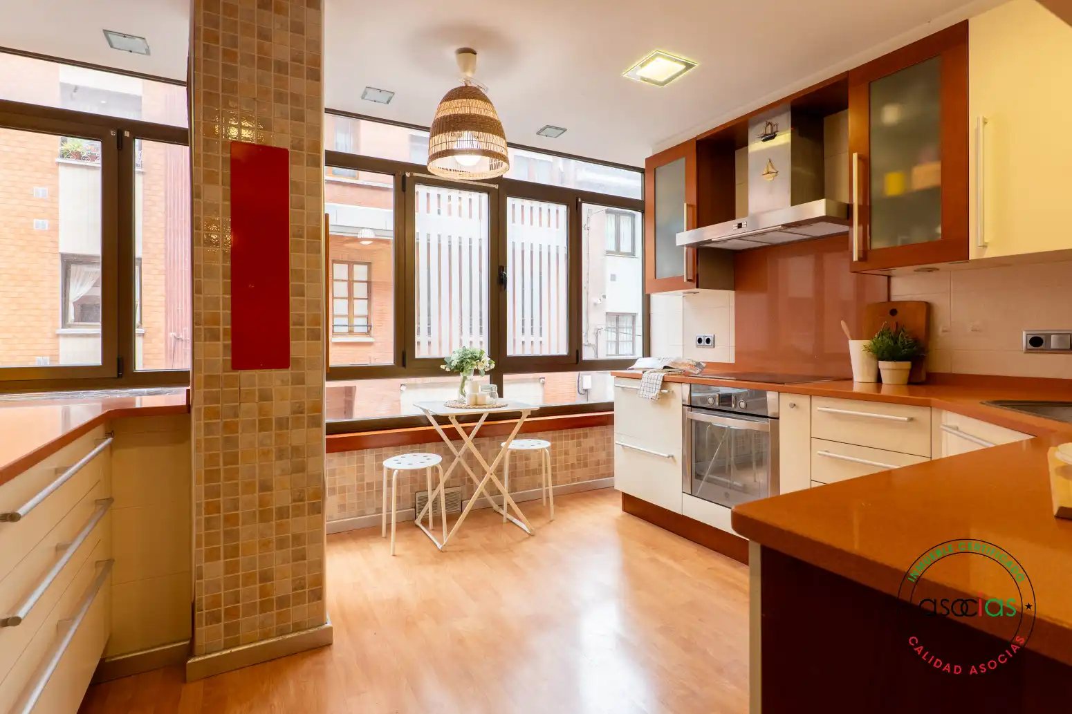 Küche von Wohnung zum Verkauf in Gijón  mit Heizung, Parkett und Abstellraum