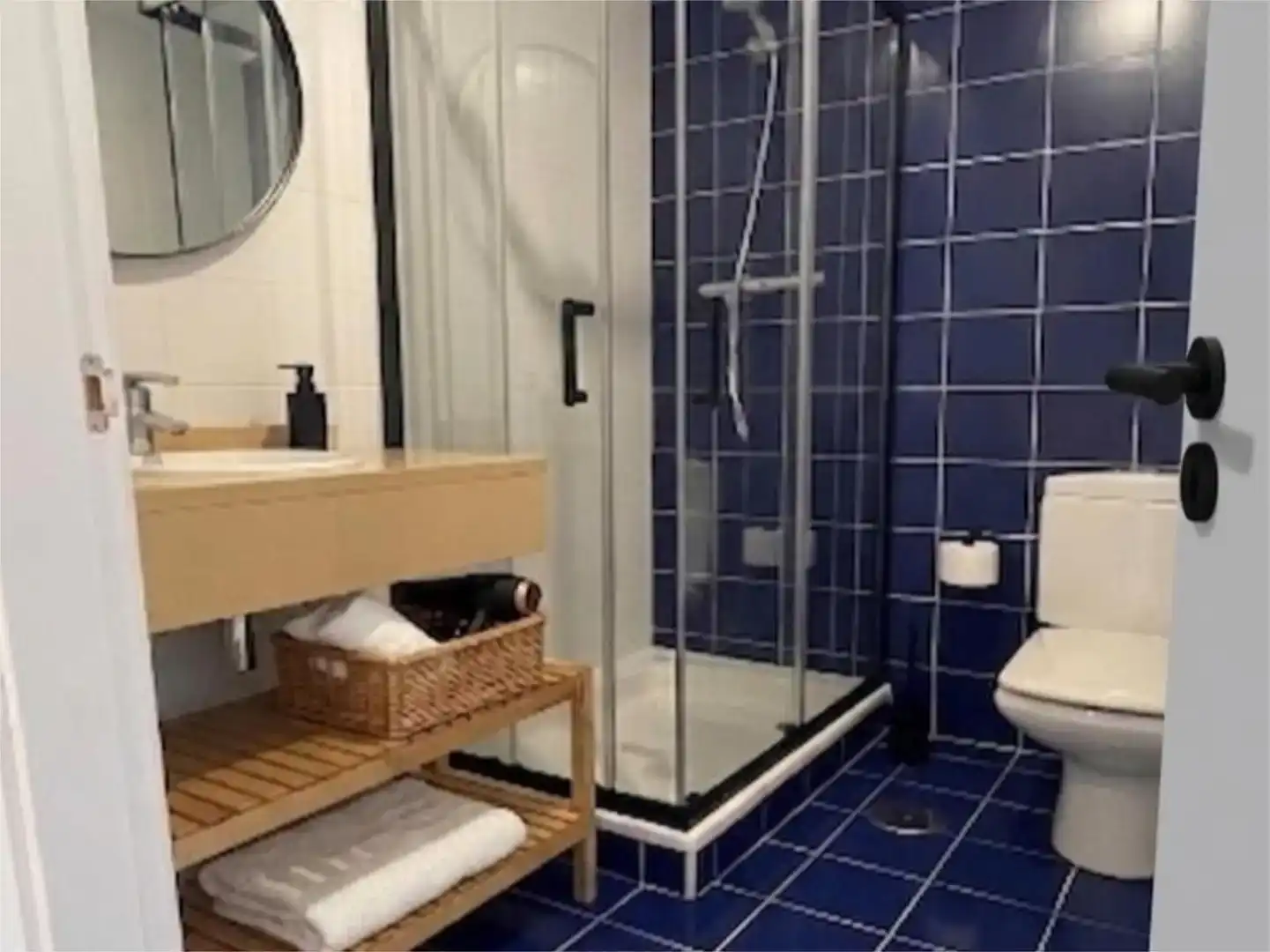 Badezimmer von Wohnung zur Miete in Llanes mit Möbliert
