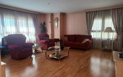 Living room of Flat for sale in Monzón  with Air Conditioner and Balcony