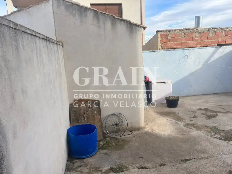 Vista exterior de Casa adosada en venda en Albacete amb Calefacció