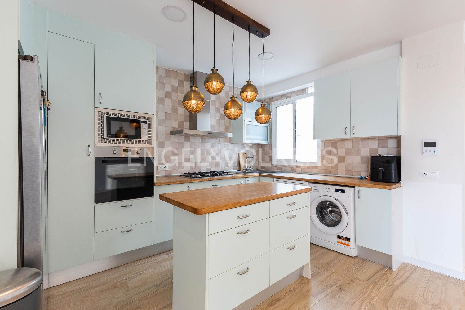 Kitchen of Apartment to rent in  Valencia Capital  with Air Conditioner, Heating and Terrace