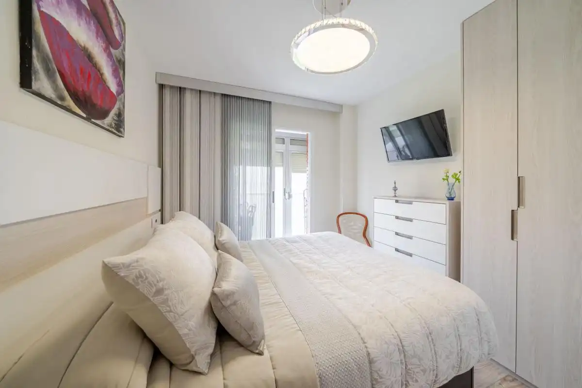 Habitación de Piso en venta en Benidorm con Aire acondicionado, Calefacción y Jardín privado