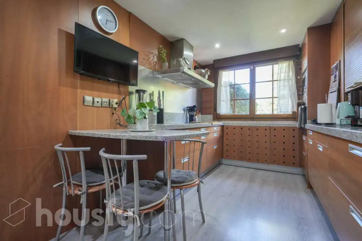 Cocina de Casa adosada en venta en Madrid con Aire acondicionado, Calefacción y Jardín privado