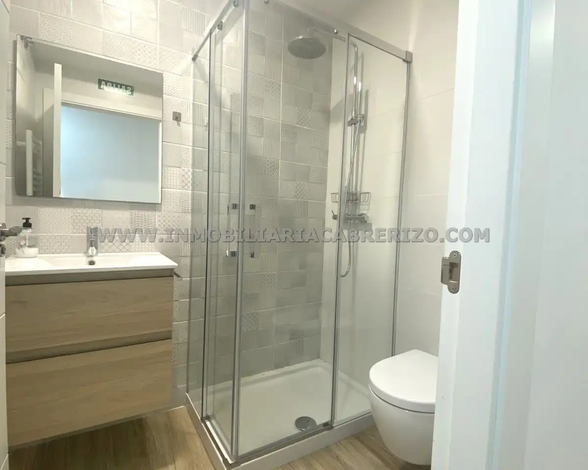 Bathroom of Flat for sale in  Pamplona / Iruña  with Heating, Furnished and Oven