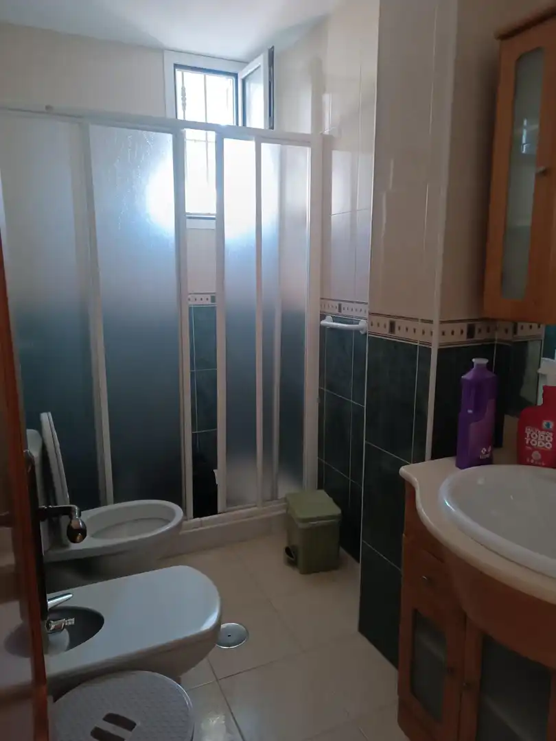 Baño de Casa adosada de alquiler en Puerto Real con Terraza
