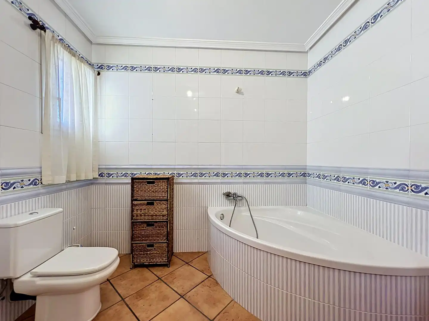 Bathroom of Detached homes for sale in Roquetas de Mar