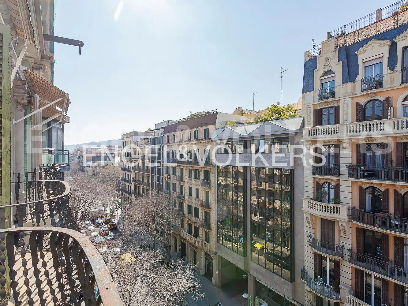 Vista exterior de Piso en venta en Barcelona con Calefacción, Parquet y Balcón