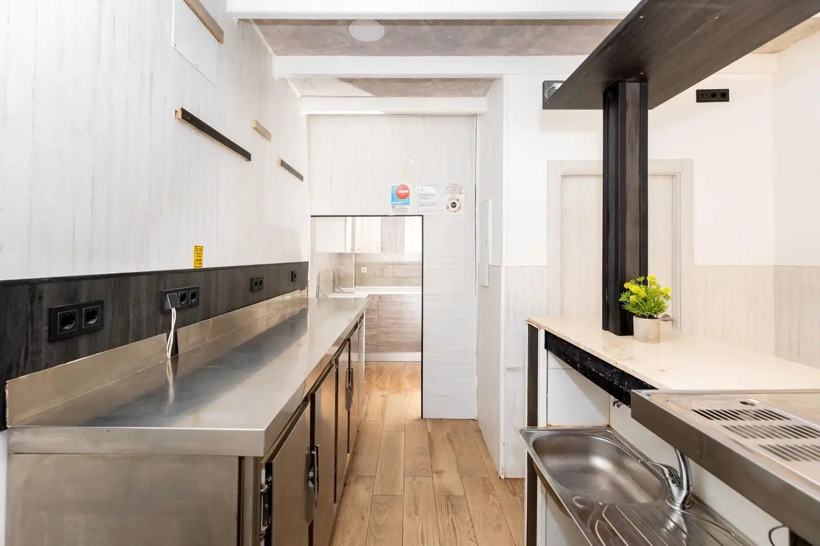 Cocina de Local en venta en Granada con Aire acondicionado y Amueblado