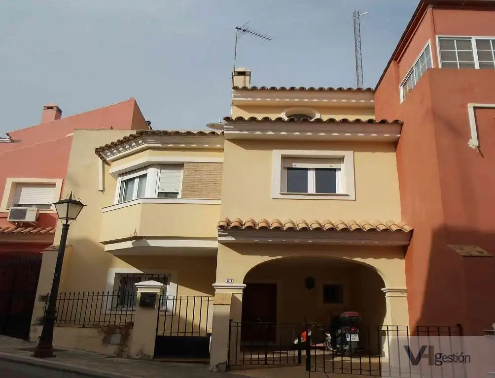 House with pool for sale in Castilleja de Guzmán