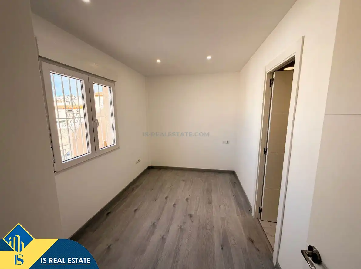 Casa o chalet en venta en Torrevieja con Aire acondicionado, Calefacción y Jardín privado