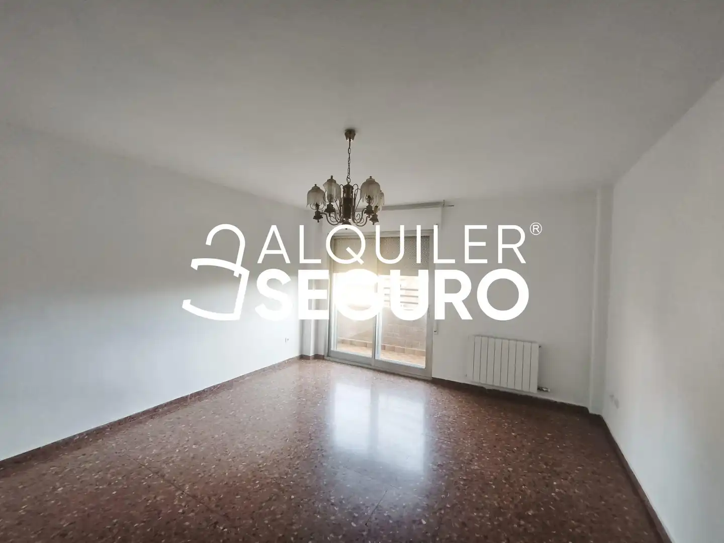 Living room of Flat for rent in Zaragoza  with Heating, Terrace and Storage room