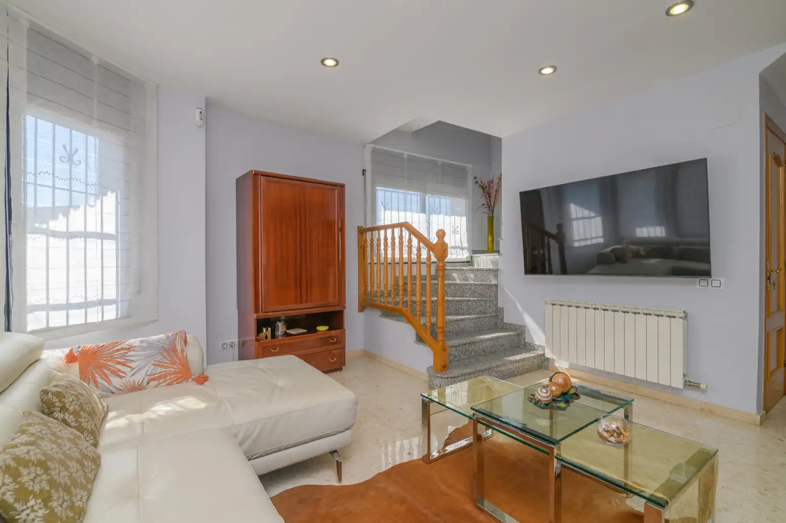 Sala de estar de Casa o chalet de alquiler en Viladecans con Terraza, Piscina y Balcón