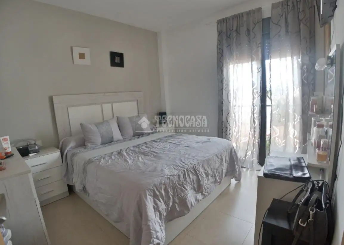 Flat with terrace for sale in Santa María del Águila, imagen 17