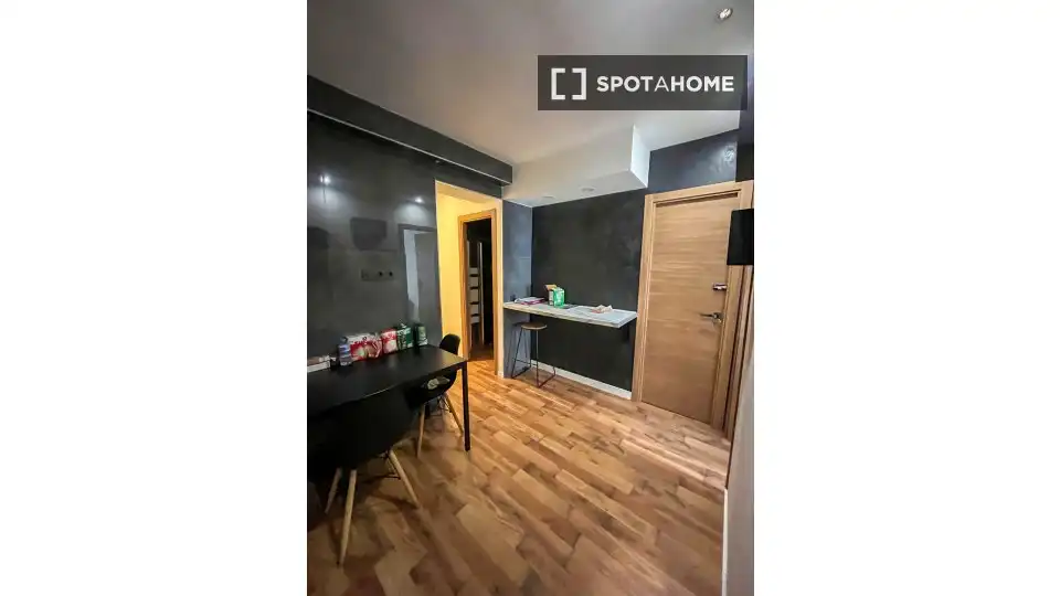 Bedroom of Flat for rent in Madrid  with Air Conditioner, Heating and Furnished