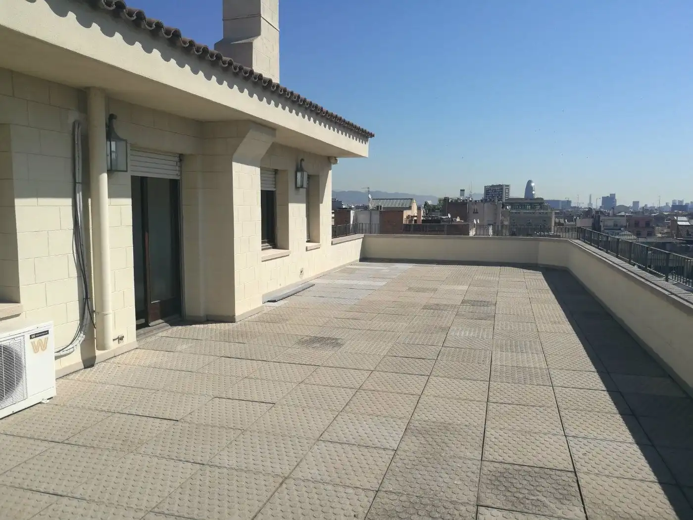 Terrasse von Büro zur Miete in Barcelona mit Klimaanlage und Heizung
