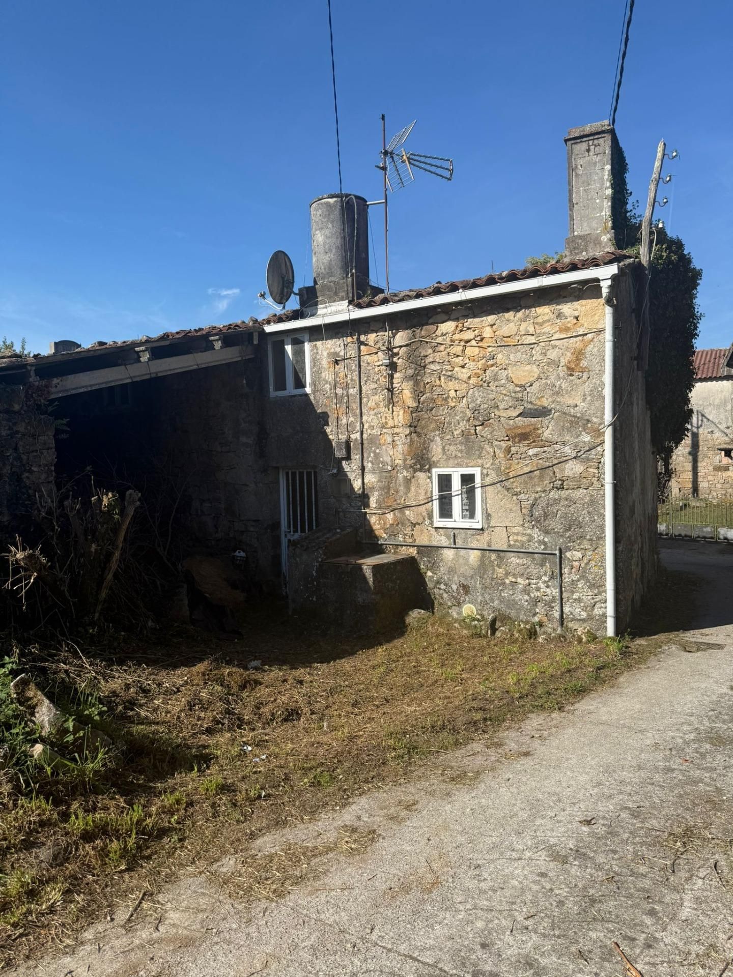 Exterior view of Country house for sale in Santa Comba  with Private garden