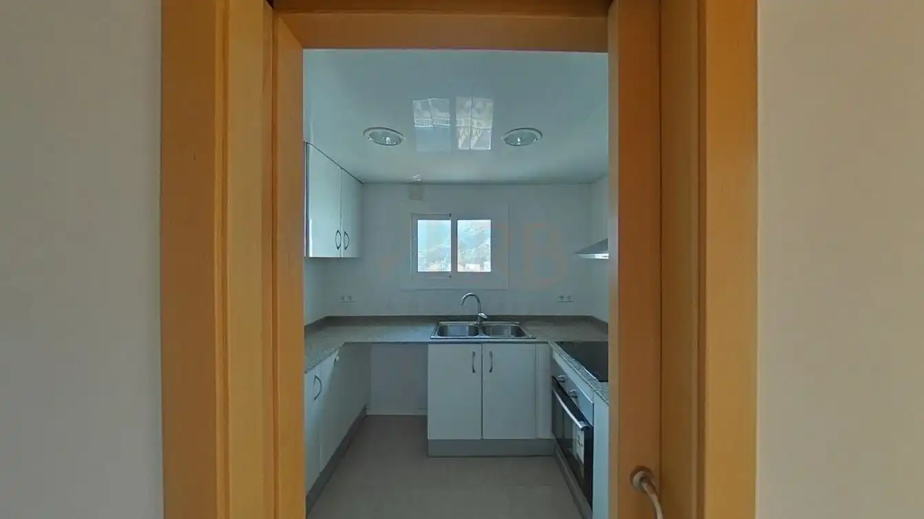 Cocina de Piso en venta en Castelldefels con Terraza y Piscina comunitaria