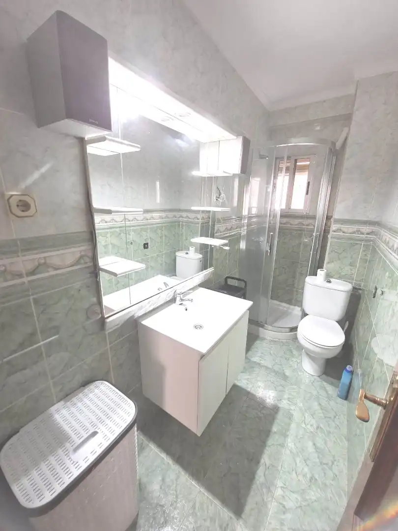 Bathroom of Flat for sale in Córdoba  with Air Conditioner, Heating and Furnished