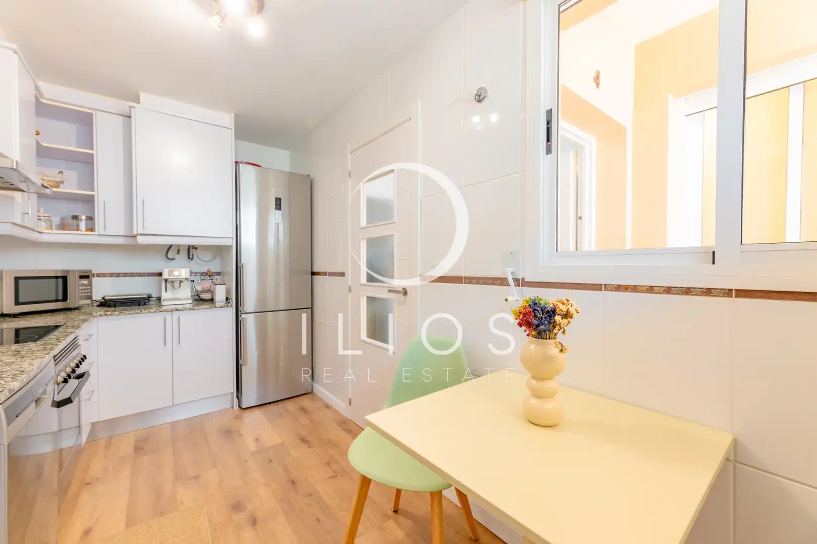 Küche von Wohnung zum Verkauf in Chiva mit Klimaanlage, Parkett und Terrasse