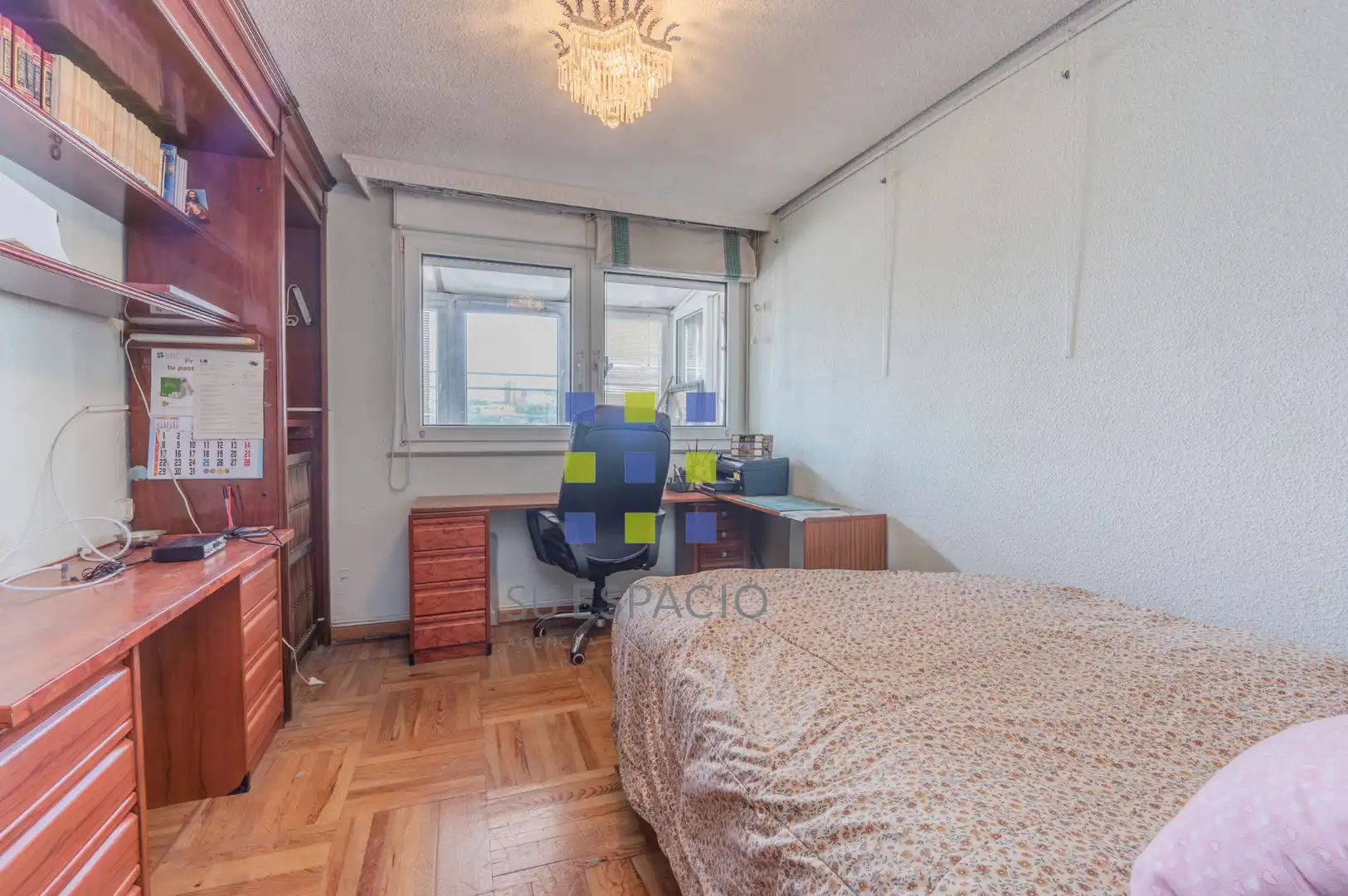 Schlafzimmer von Dachboden zum Verkauf in Madrid mit Klimaanlage, Heizung und Parkett