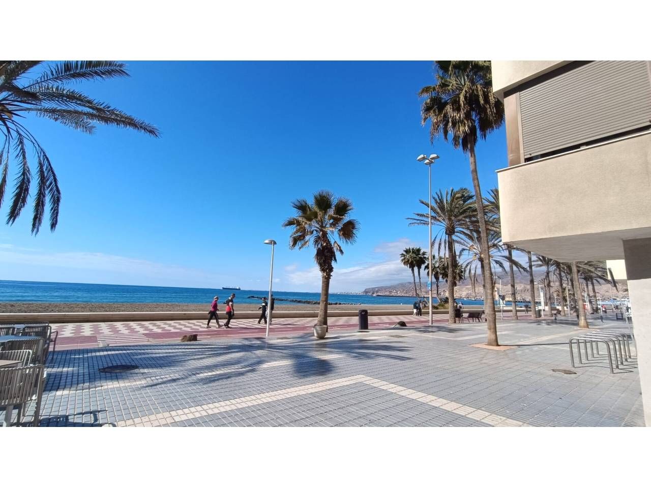 Vista exterior de Pis en venda en  Almería Capital amb Terrassa i Moblat