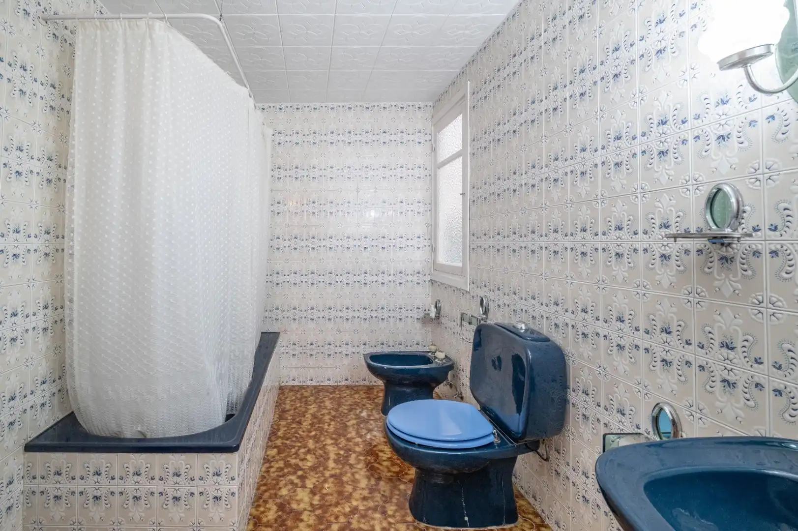 Baño de Piso en venta en Órgiva con Terraza