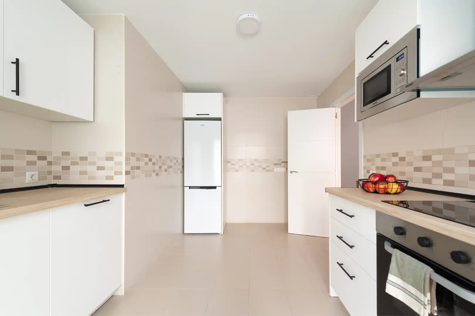 Cocina de Piso en venta en Estepona con Amueblado, Lavadora y Microondas