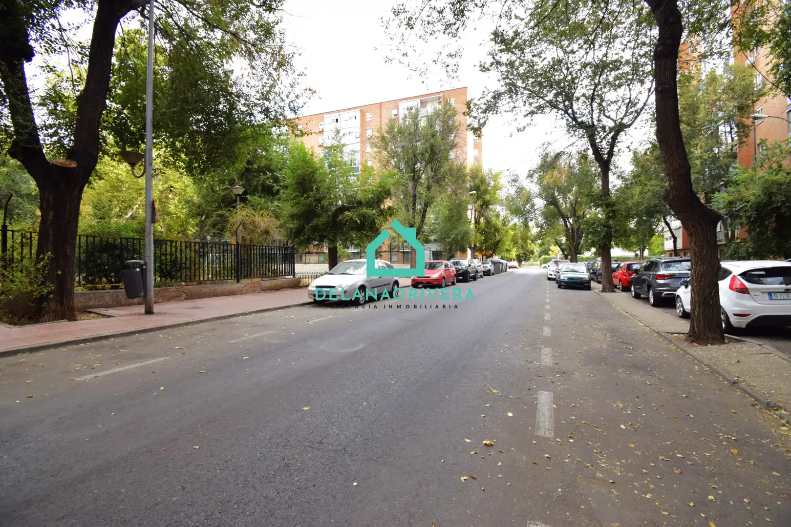 Vista exterior de Local en venda en Alcalá de Henares