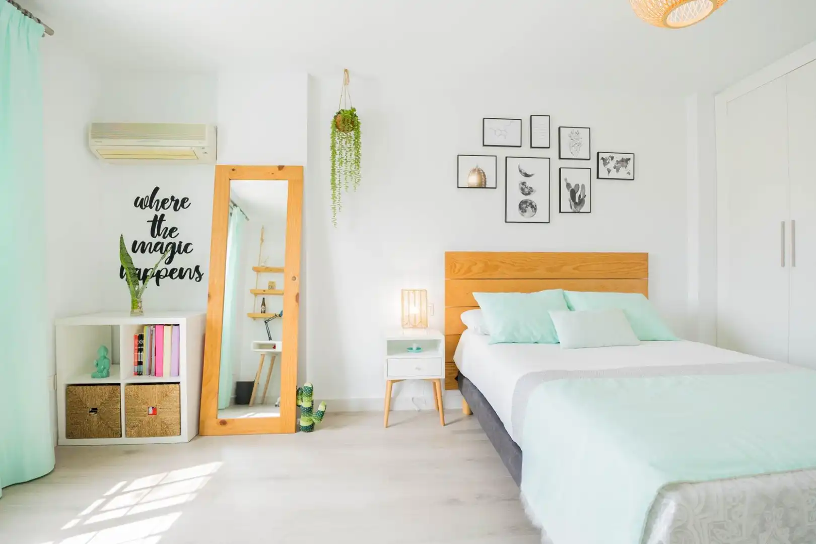 Bedroom of Houses for sale in Málaga  with Air Conditioner, Heating and Terrace