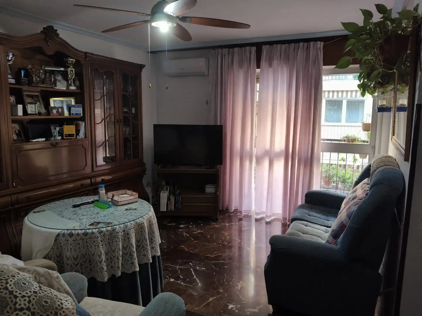 Sala d'estar de Pis en venda en  Jaén Capital amb Terrassa, Moblat i Balcó