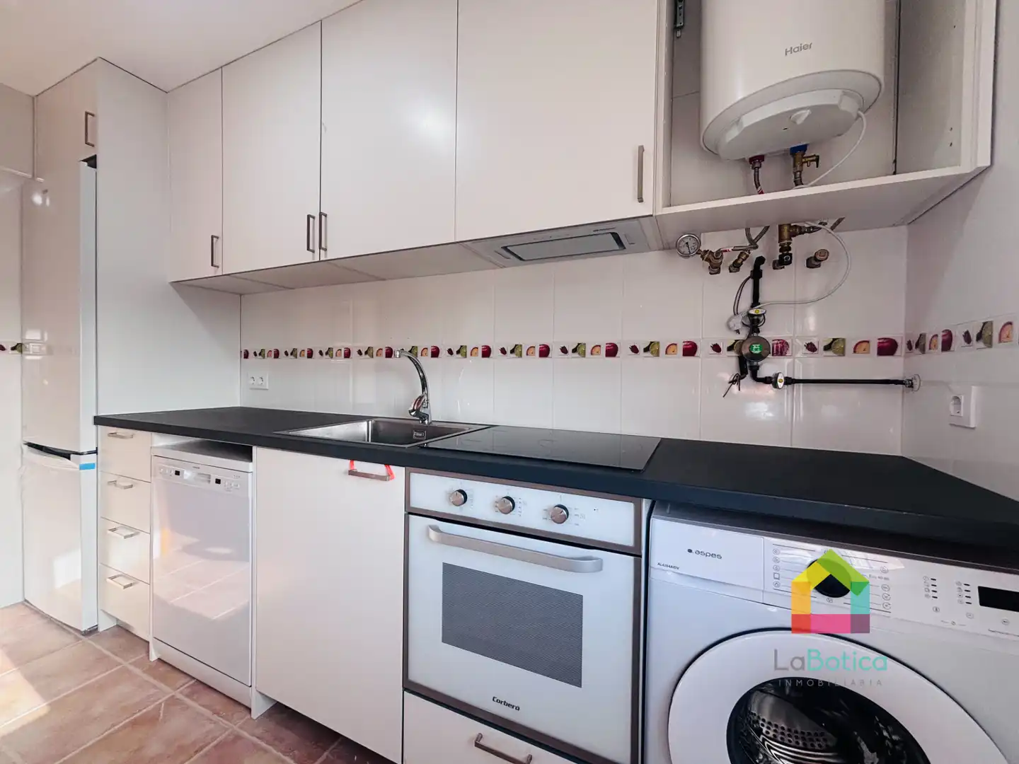 Kitchen of Flat for sale in Ajofrín  with Oven and Washing machine