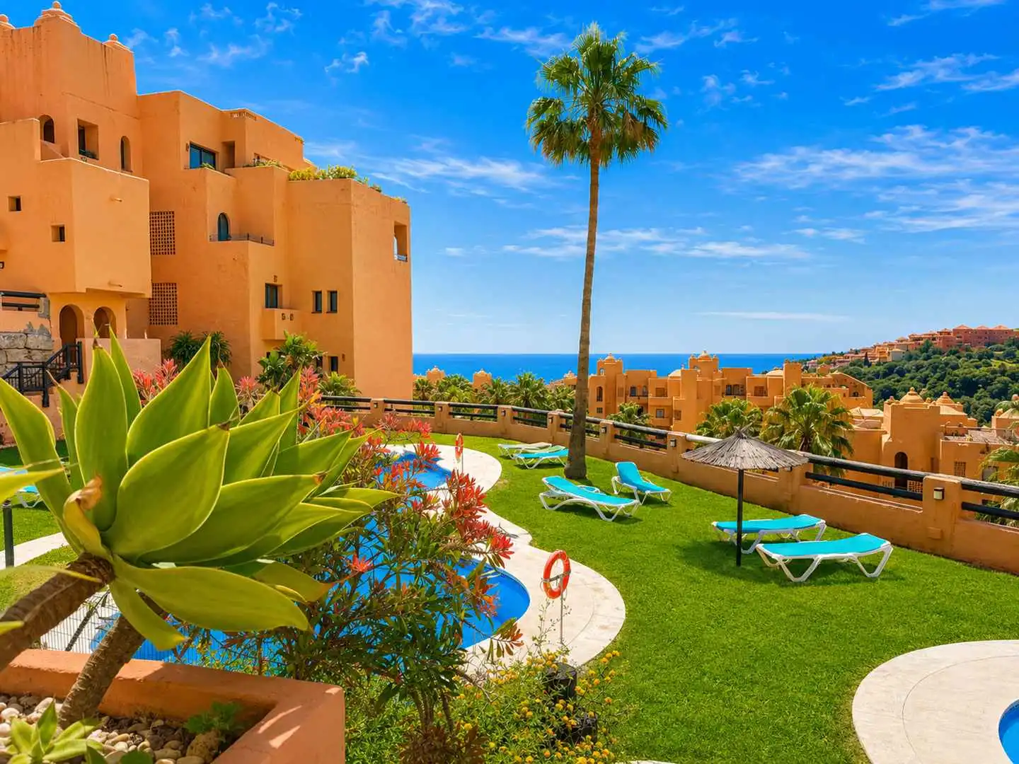 Vista exterior de Apartamento en venta en Manilva con Aire acondicionado, Calefacción y Terraza