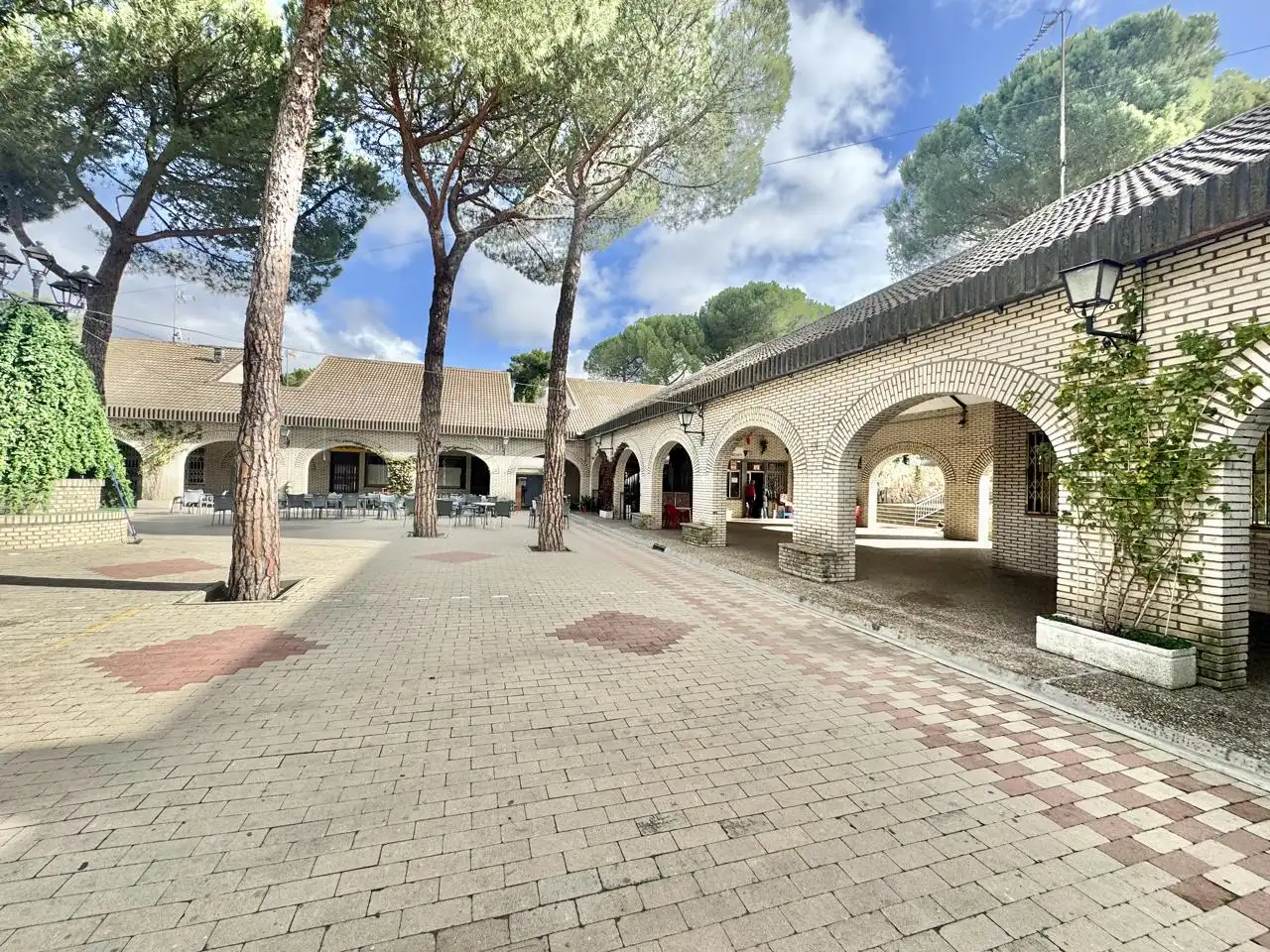 Vista exterior de Local en venta en Maello con Aire acondicionado
