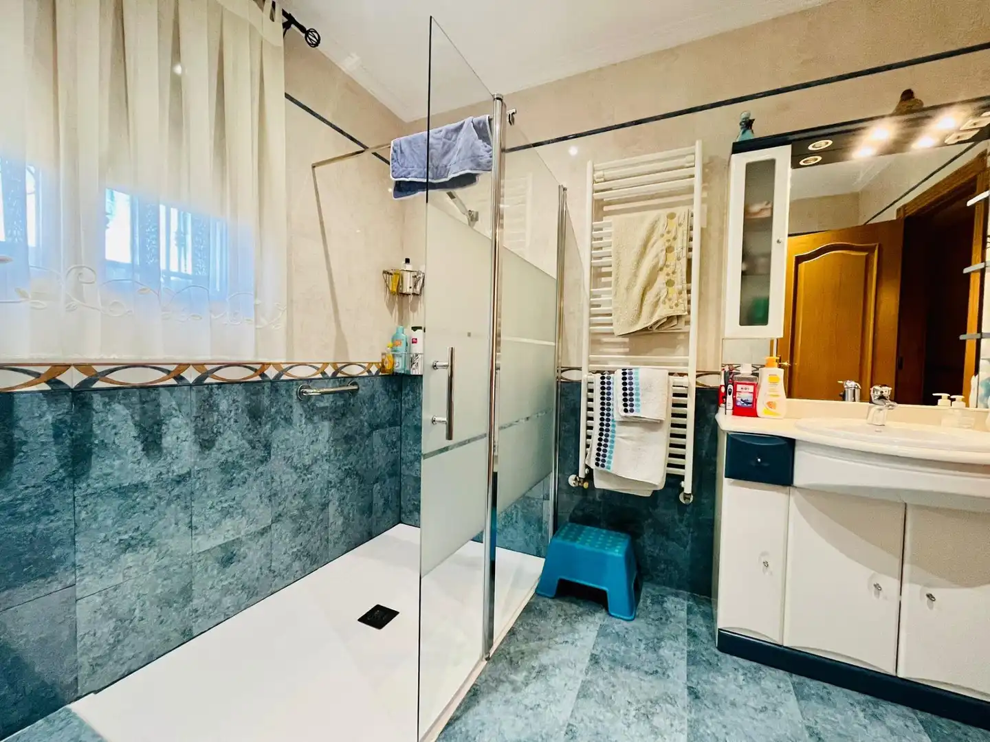 Bathroom of Houses for sale in Elche / Elx  with Air Conditioner, Private garden and Terrace