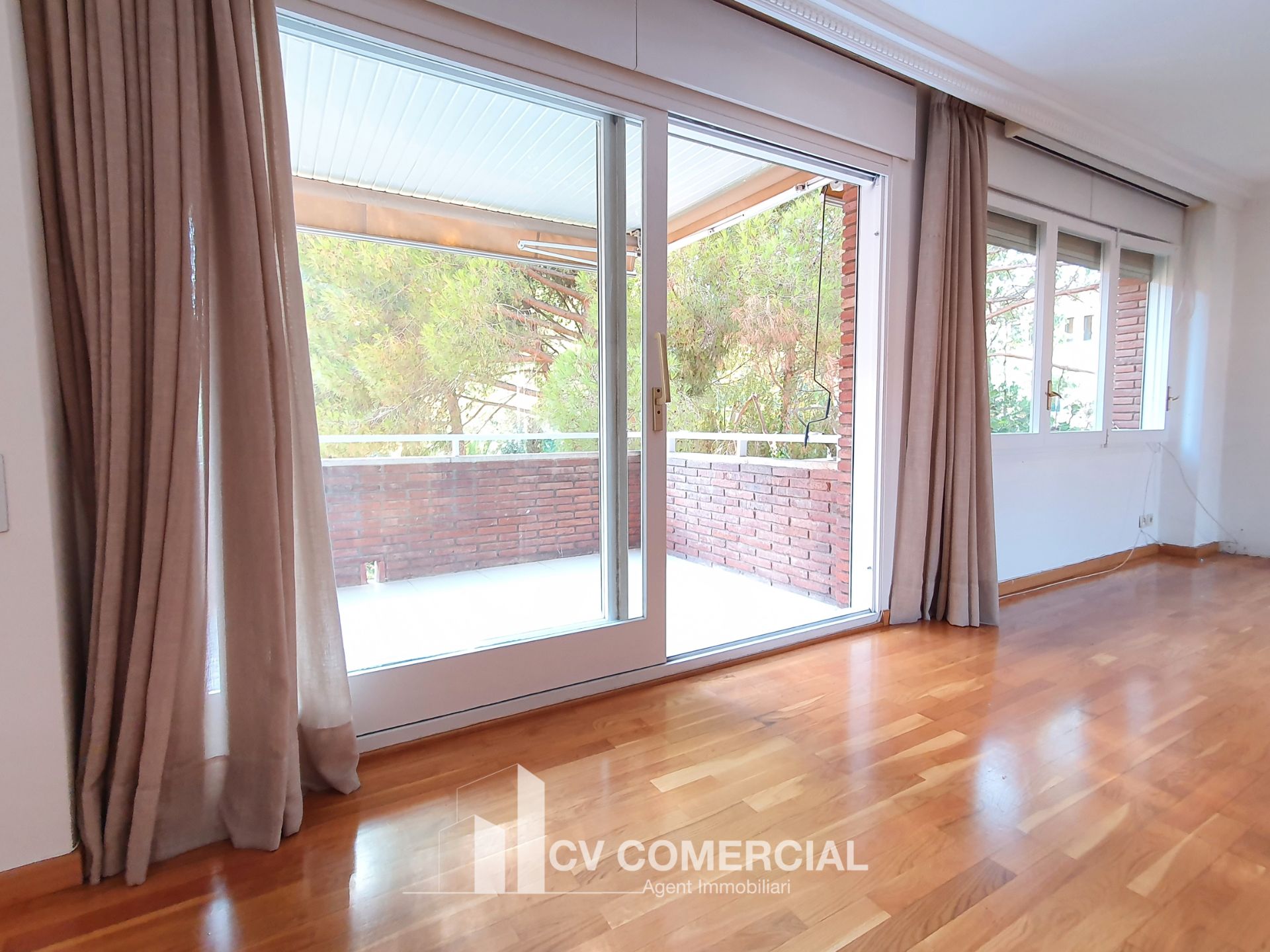 Bedroom of Flat to rent in  Barcelona Capital  with Air Conditioner, Heating and Private garden