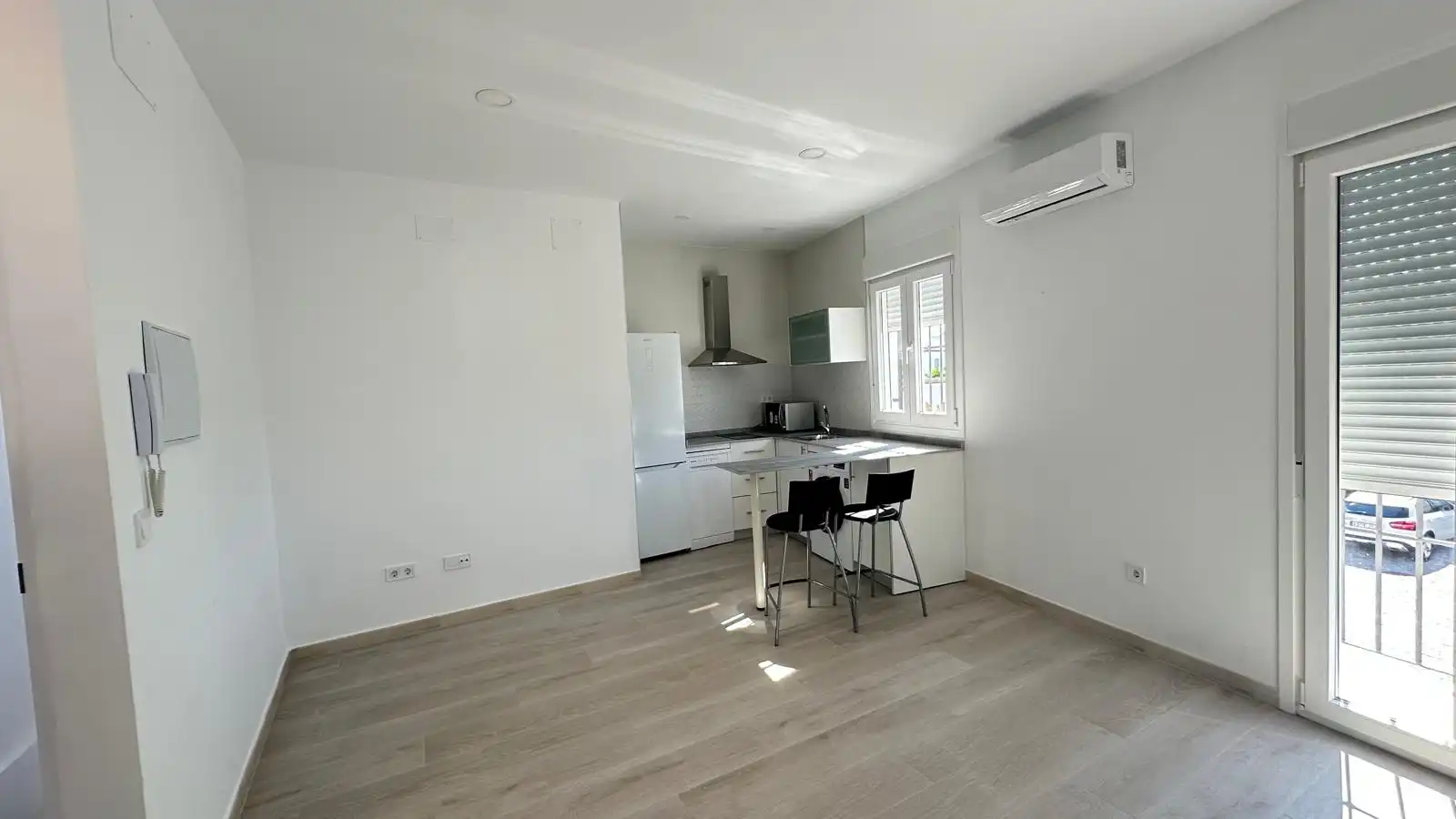 Kitchen of Flat for rent in Valencina de la Concepción  with Air Conditioner, Heating and Terrace