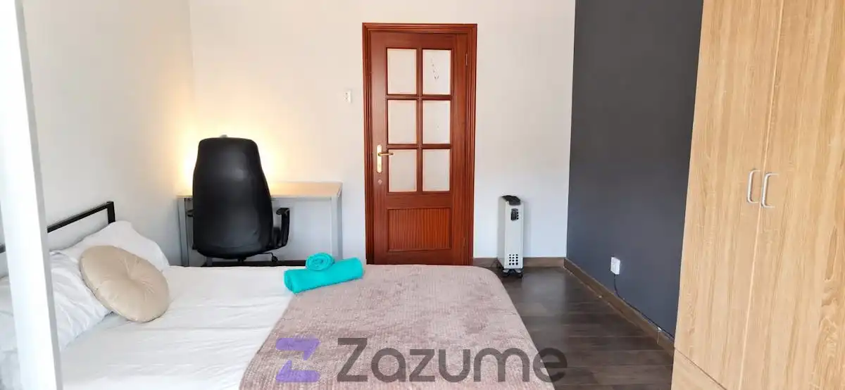 Bedroom of Flat for share in Béjar  with Heating, Parquet flooring and Furnished
