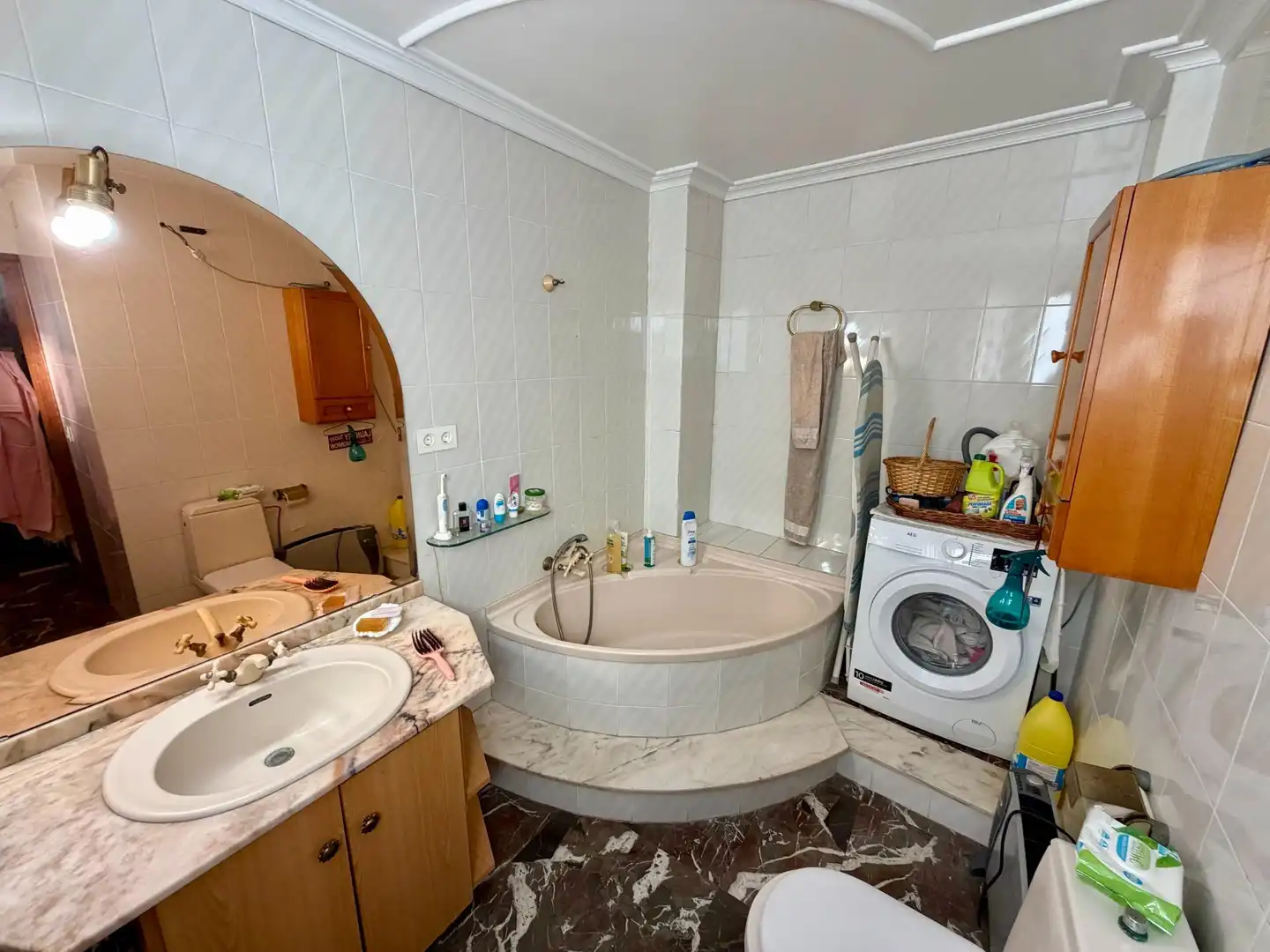 Bathroom of Flat for sale in Silla  with Air Conditioner and Furnished