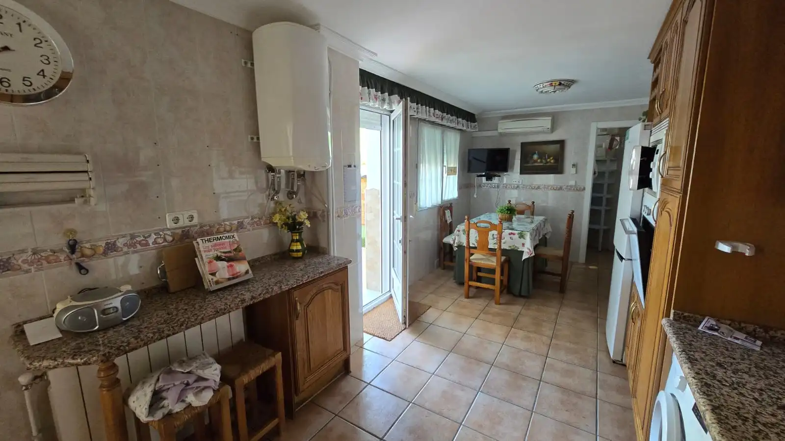 Cuina de Casa o xalet en venda en Úbeda amb Aire condicionat, Calefacció i Jardí privat
