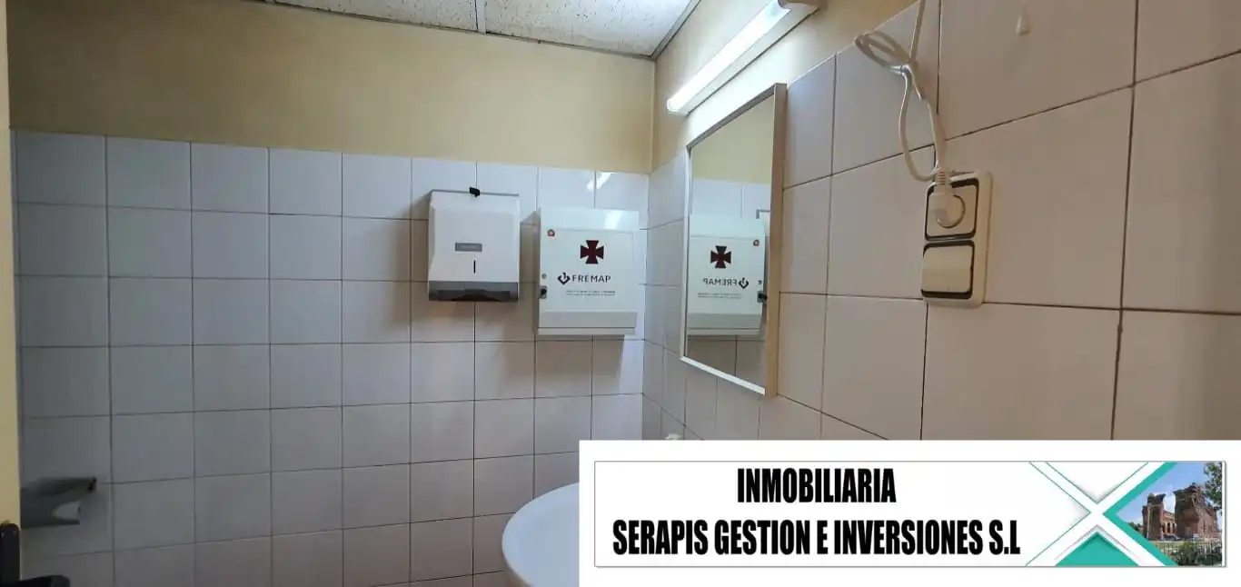 Bathroom of Commercial properties for sale in Mollet del Vallès  with Air Conditioner and Parquet flooring