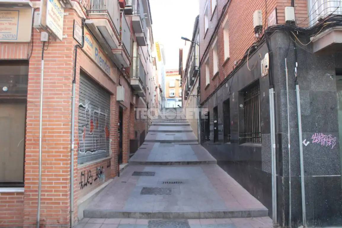 Vista exterior de Pis en venda en Guadalajara amb Aire condicionat, Terrassa i Traster