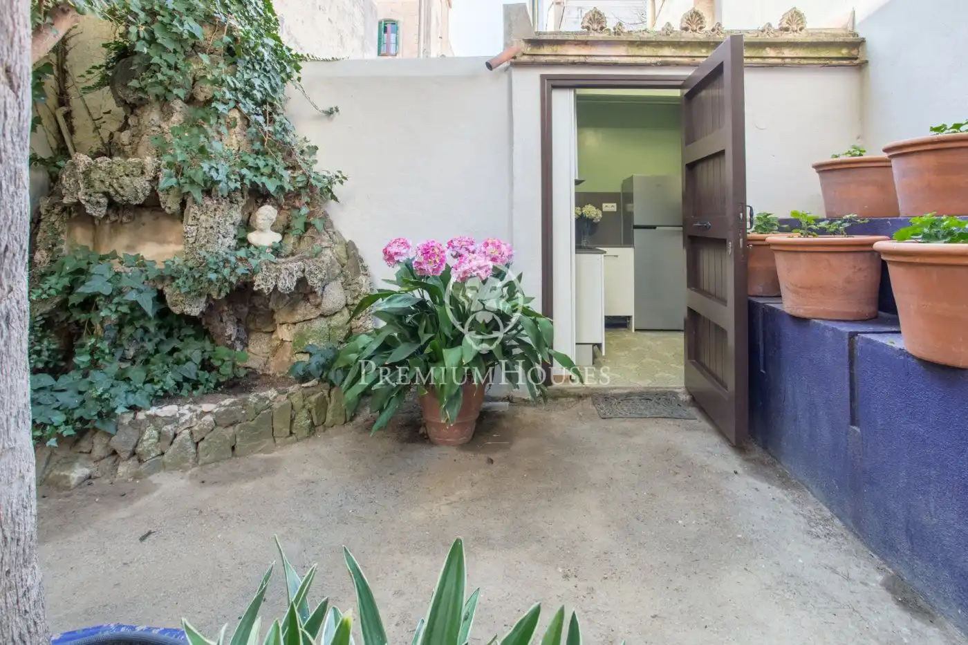 Garden of Country homes for sale in Canet de Mar  with Air Conditioner, Heating and Private garden