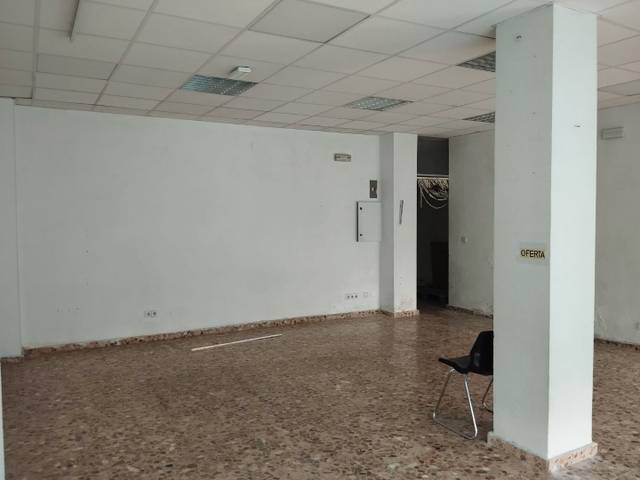 Local comercial en Alquiler en Calle del Monte, 13 en Zona Centro Joven