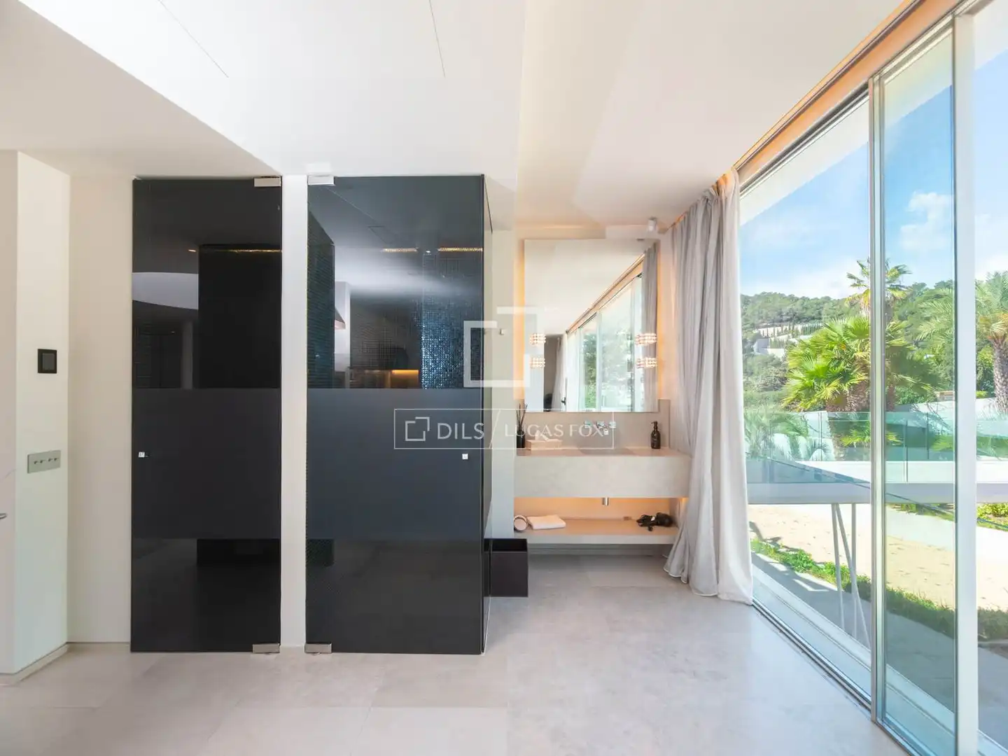 Bathroom of Houses for sale in Santa Eulària des Riu  with Air Conditioner, Heating and Private garden